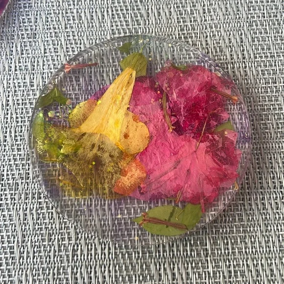 Handmade Pressed Flower Coaster Set and Holder Round Vibrant - Picture 4 of 16